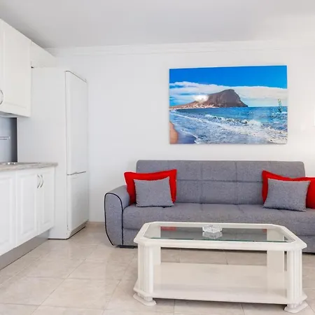 La Maricita Cristianos - Front&sea View