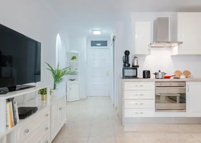 La Maricita Cristianos - Front & Sea View Only Adult Apartman *