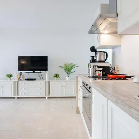 La Maricita Cristianos - Front & Sea View Апартаменты Лос Кристианос